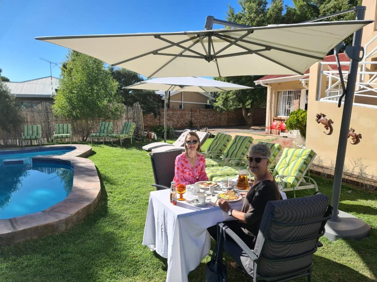 Victoria Oaks Guesthouse Victoria West Экстерьер фото